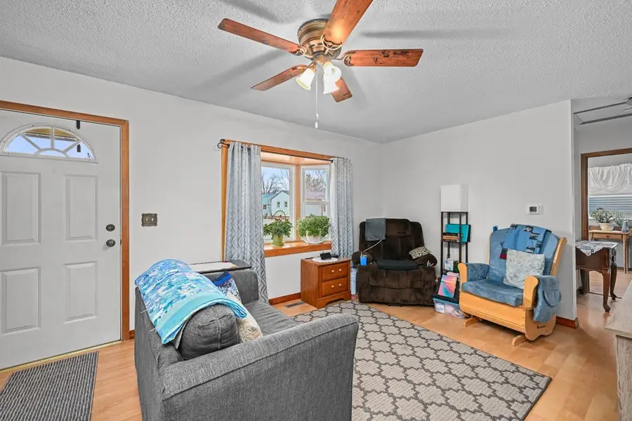 5318 Kelling Street, Davenport, IA 52806 - #2