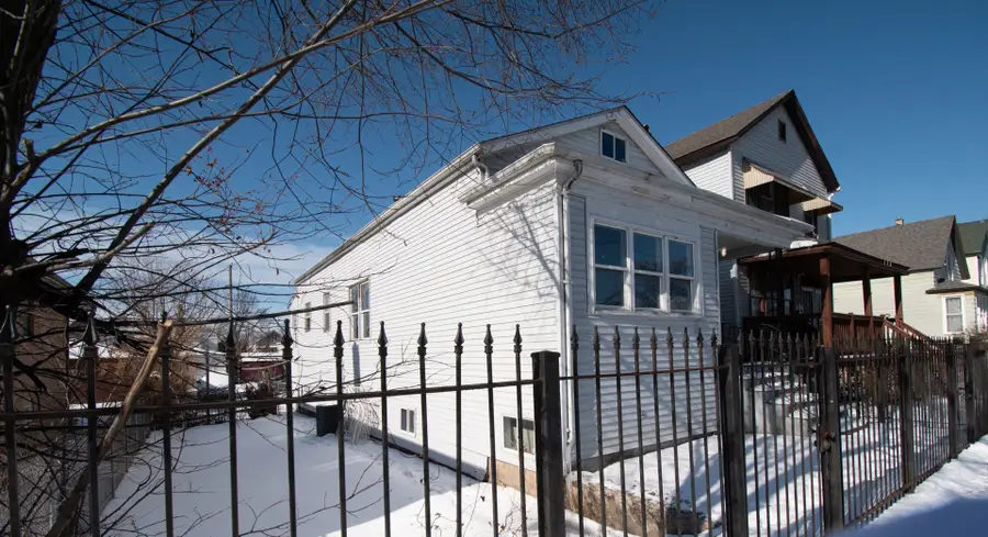 10516 S Avenue L, Chicago, IL 60617 - Image #2