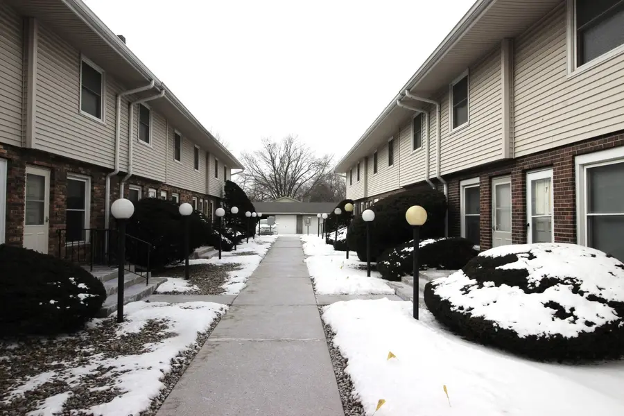 105 S Towanda Avenue #19, Normal, IL 61761 - Image #2