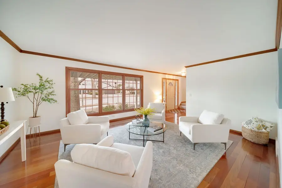 1530 E Fleming Drive S, Arlington Heights, IL 60004 - #3