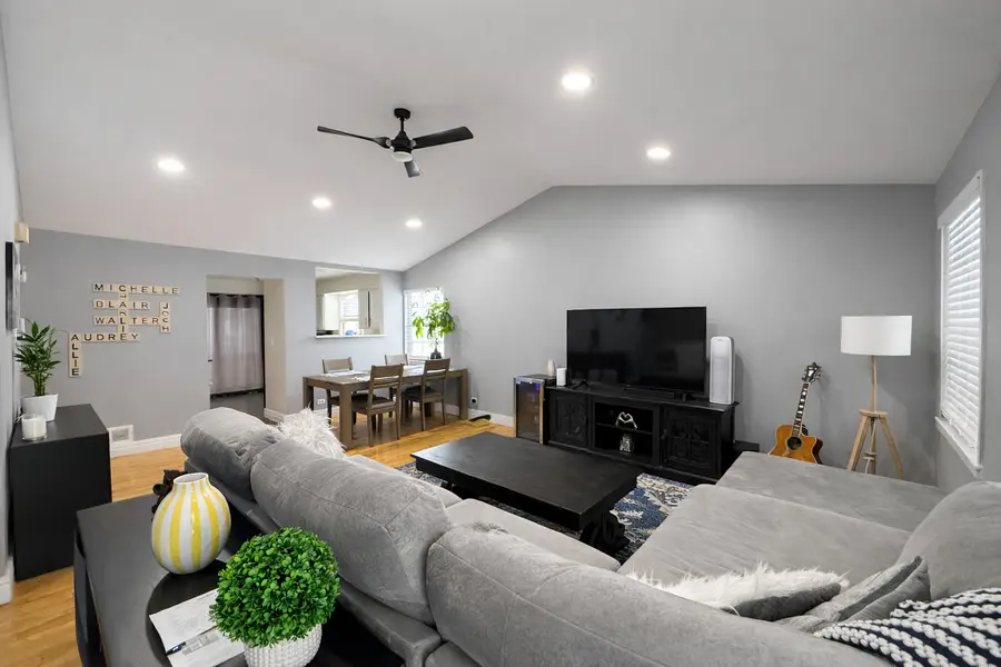 1587 Brookside Drive, Hoffman Estates, IL 60169 - #2