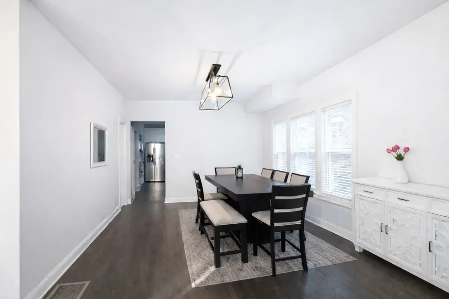 7915 S Paxton Avenue, Chicago, IL 60617 - #2