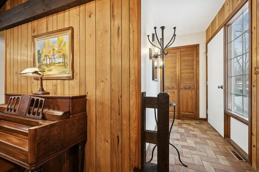 635 Eletson Drive, Crystal Lake, IL 60014 - Image #2