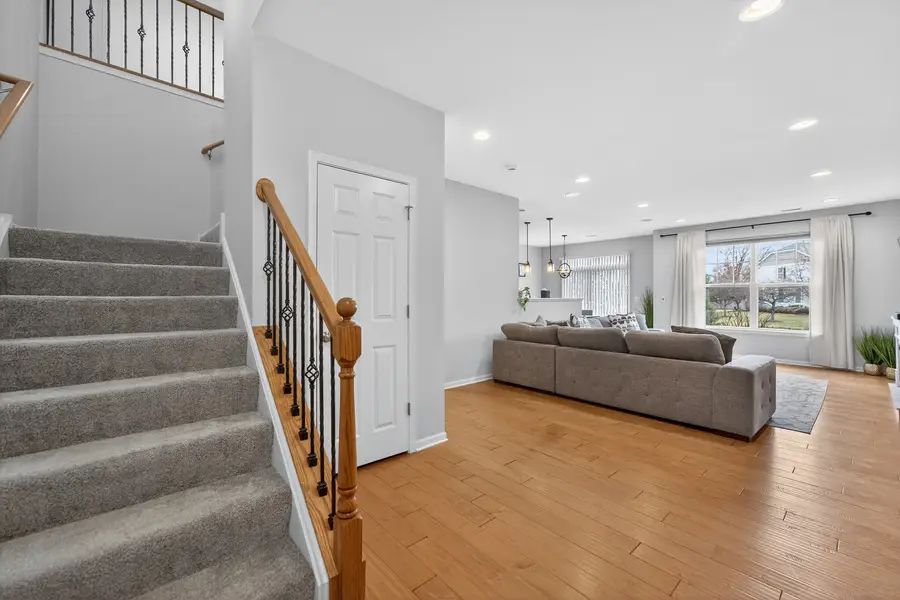 6N385 Whitmore Circle #B, Saint Charles, IL 60174 - #3