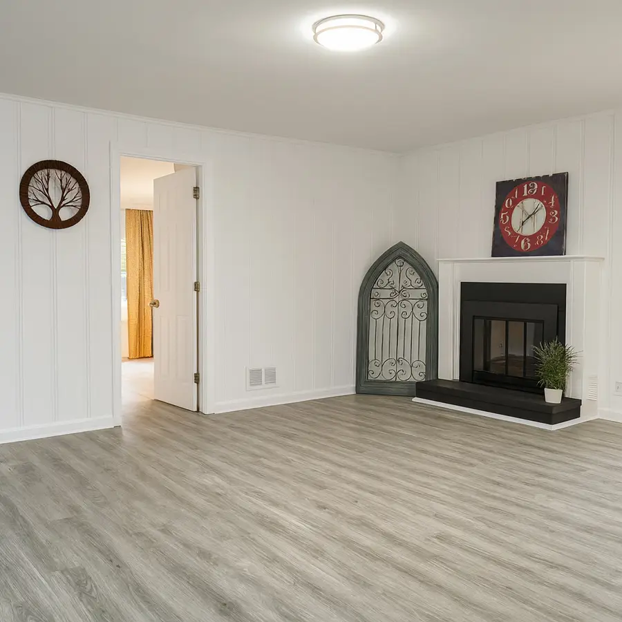 806 Peter Street, McHenry, IL 60051 - Image #3