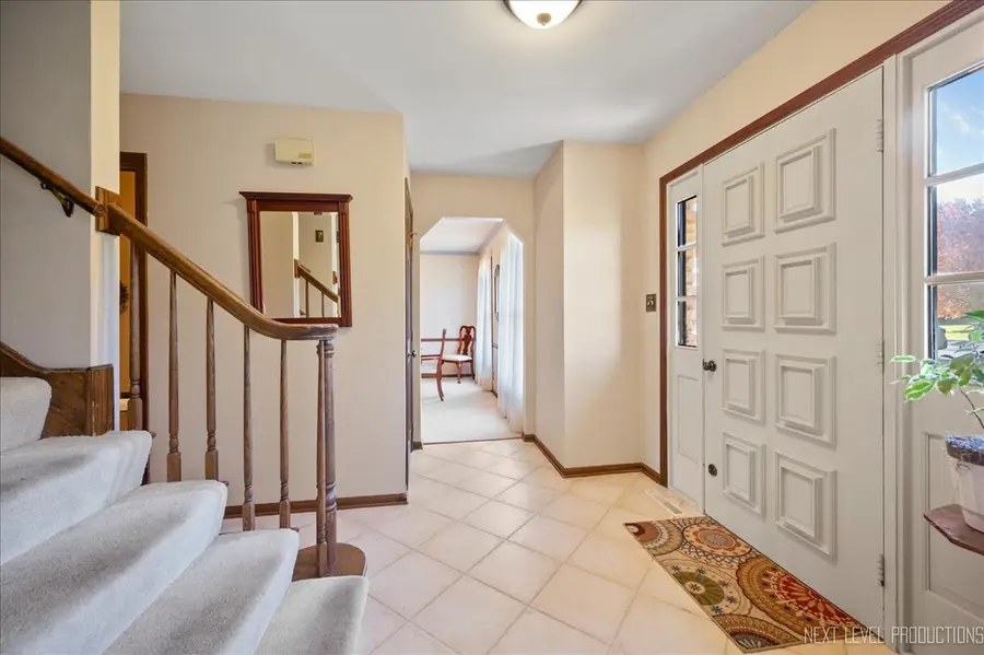 39W955 Deer Run Drive, Saint Charles, IL 60175 - #3