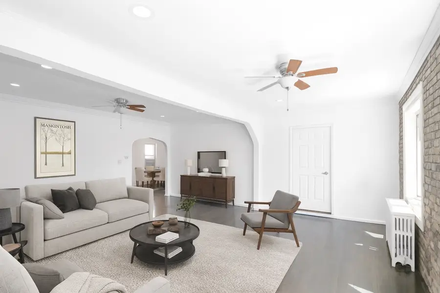 235 N Ardmore Avenue, Villa Park, IL 60181 - #3