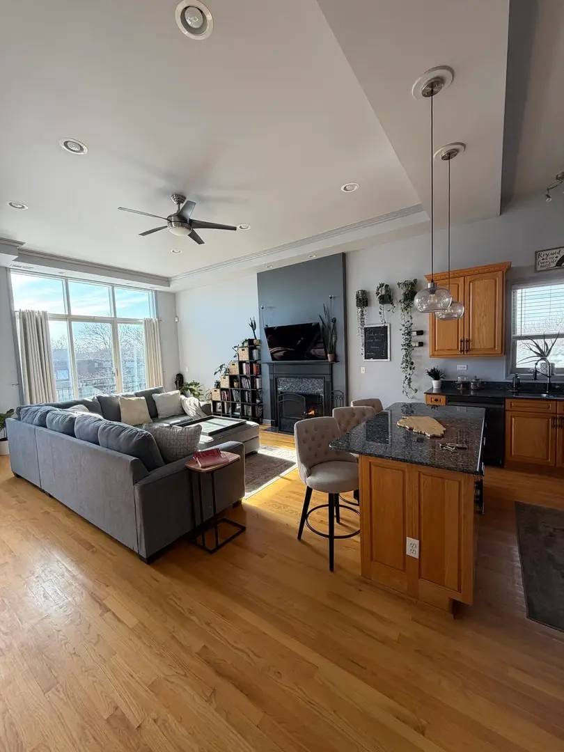 3446 W Bryn Mawr Avenue #3, Chicago, IL 60659 - #2