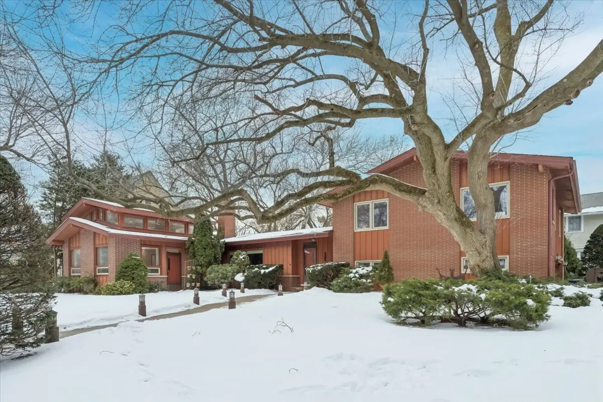 744 Sheridan Road, Evanston, IL 60202 - Image #1