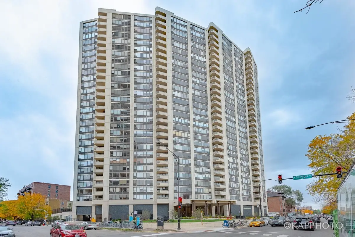 3930 N Pine Grove Avenue #2005, Chicago, IL 60613 - Image #1