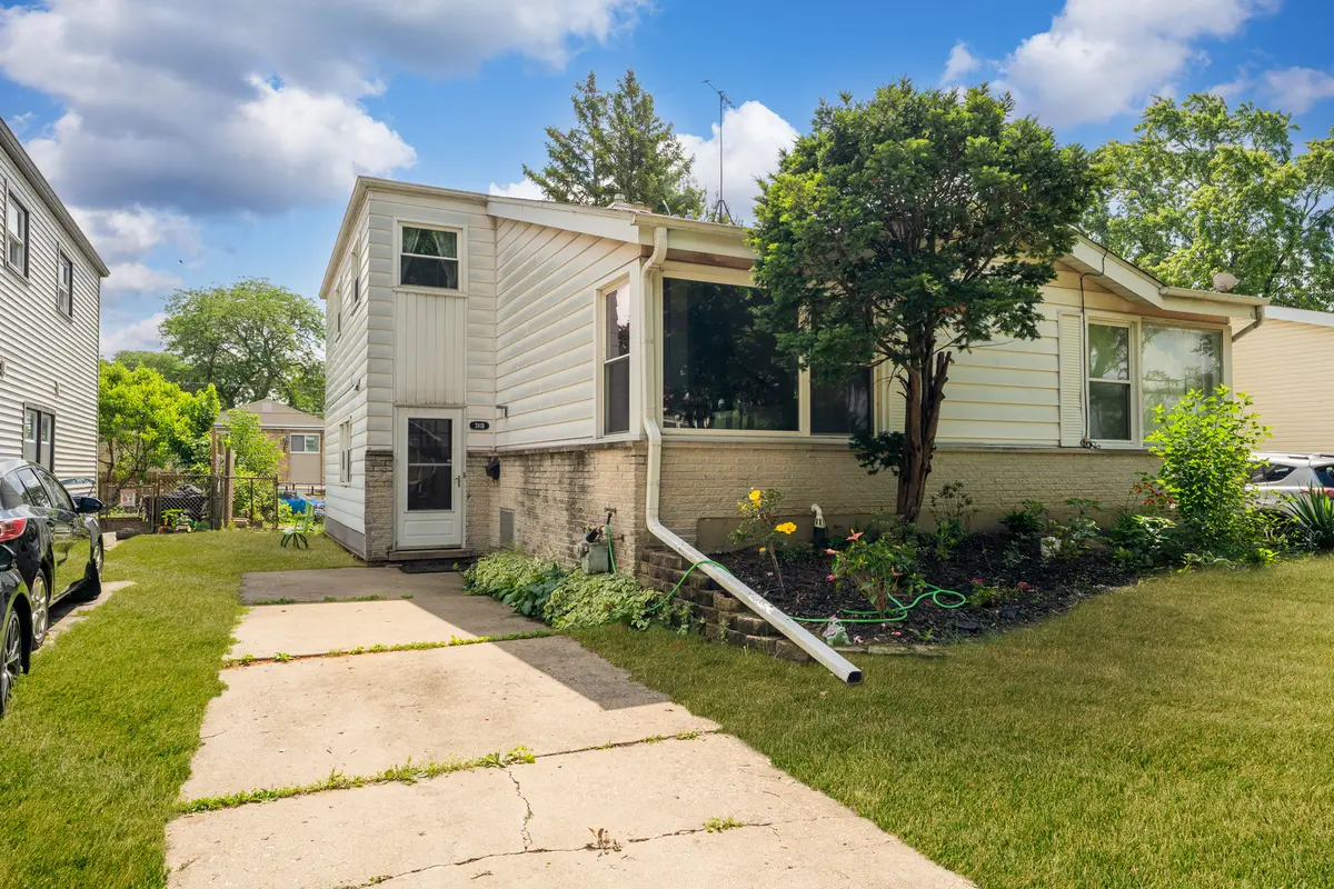 381 N 4th Avenue #B, Des Plaines, IL 60016 - Image #1