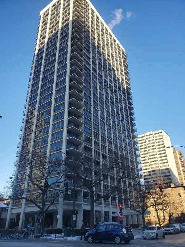 Address Withheld By Seller, Chicago, IL 60610