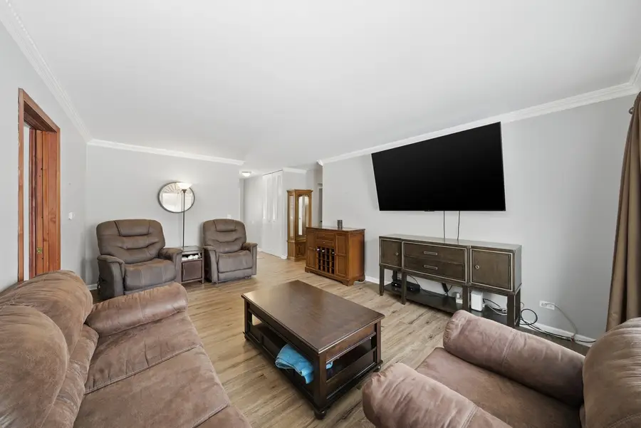 2612 Mitchell Drive, Woodridge, IL 60517 - Image #3