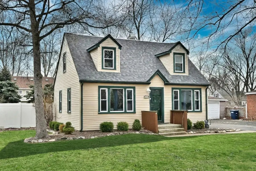 371 E Dickens Avenue, Northlake, IL 60164 - #3