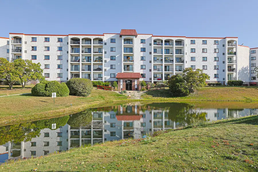 375 Plum Creek Drive #501, Wheeling, IL 60090 - Image #3