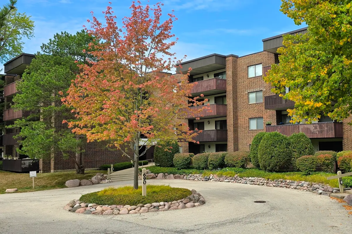 690 Chandler Road #207, Gurnee, IL 60031 - #1