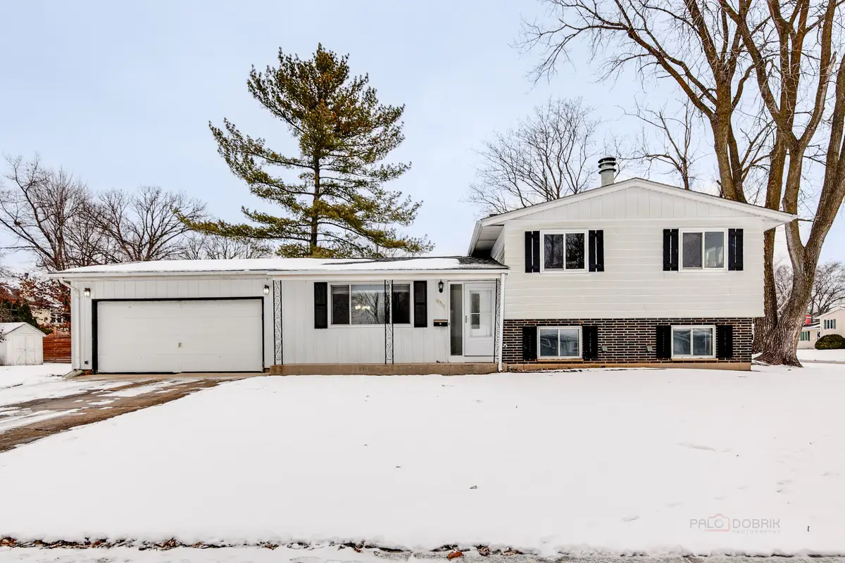 18758 W Highfield Drive, Gurnee, IL 60031 - Image #1