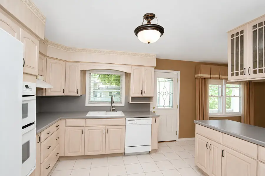 917 W Army Trail Boulevard, Addison, IL 60101 - #2