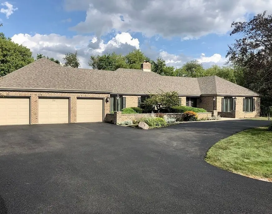 36 Seneca Avenue E, Hawthorn Woods, IL 60047 - #1