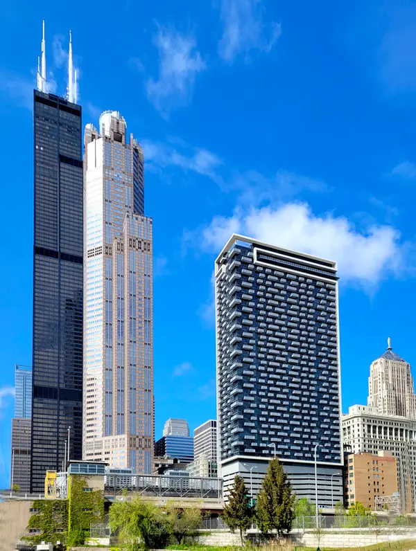 235 W Van Buren Street #3902, Chicago, IL 60607