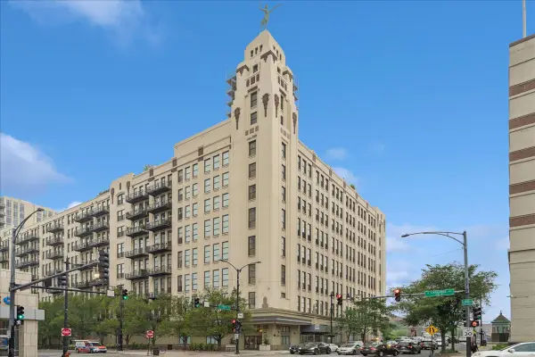 758 N Larrabee Street #519, Chicago, IL 60654