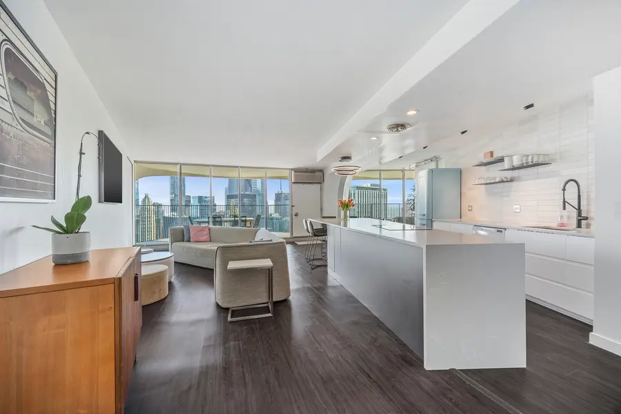 300 N State Street #5506, Chicago, IL 60654 - Image #3