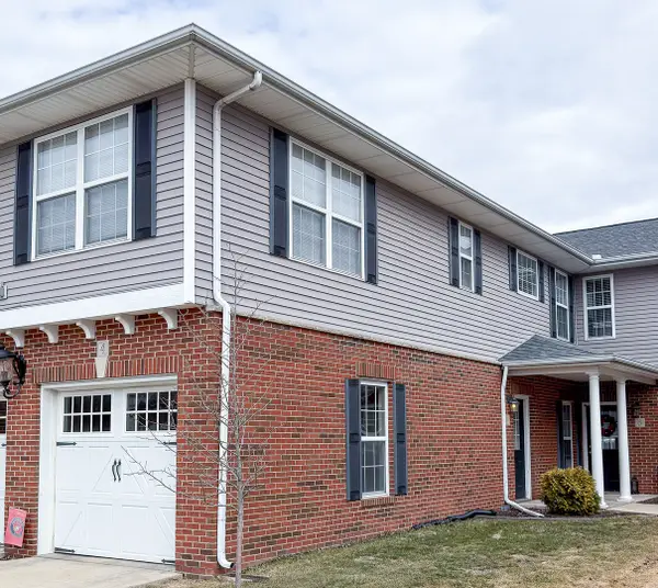 106 Essex Lane #4, Savoy, IL 61874