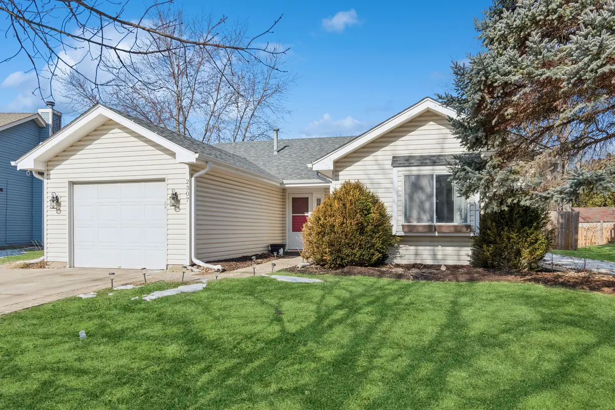 2307 Woodview Lane, Naperville, IL 60565 - Image #1