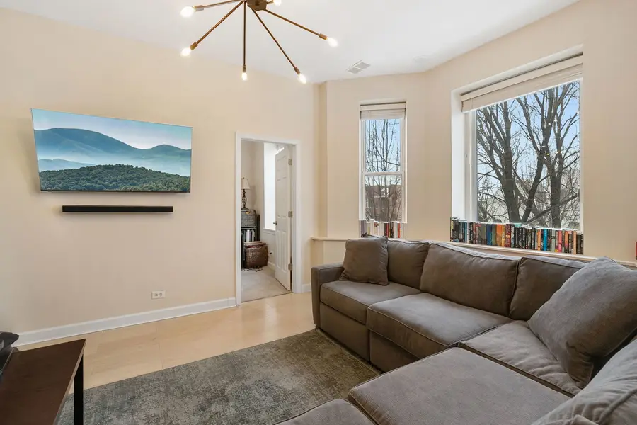 4337 S Prairie Avenue #3, Chicago, IL 60653 - #3