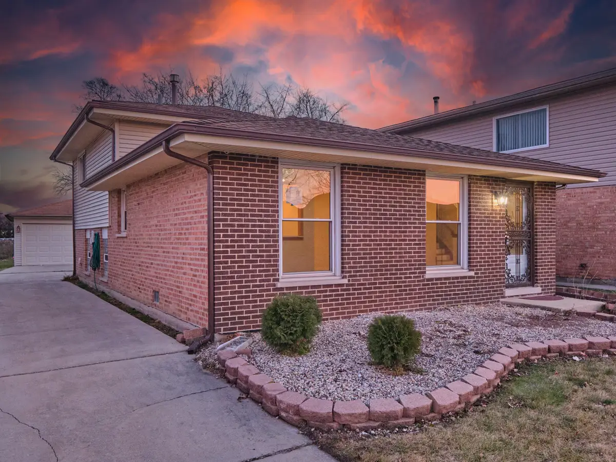 18207 Ravisloe Terrace, Country Club Hills, IL 60478 - #1