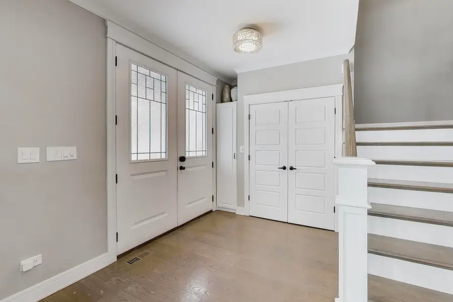 8511 Mango Avenue, Morton Grove, IL 60053 - #3