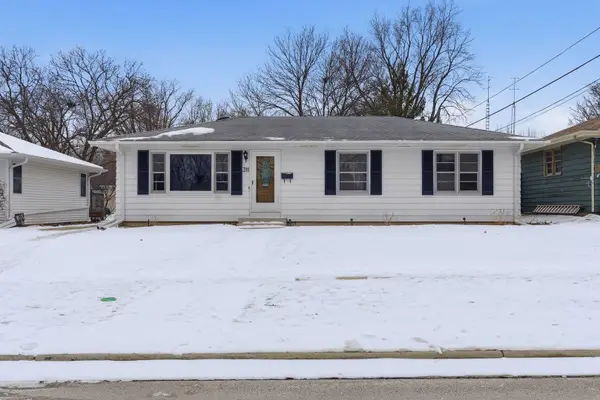 311 Crescent Drive, Sycamore, IL 60178