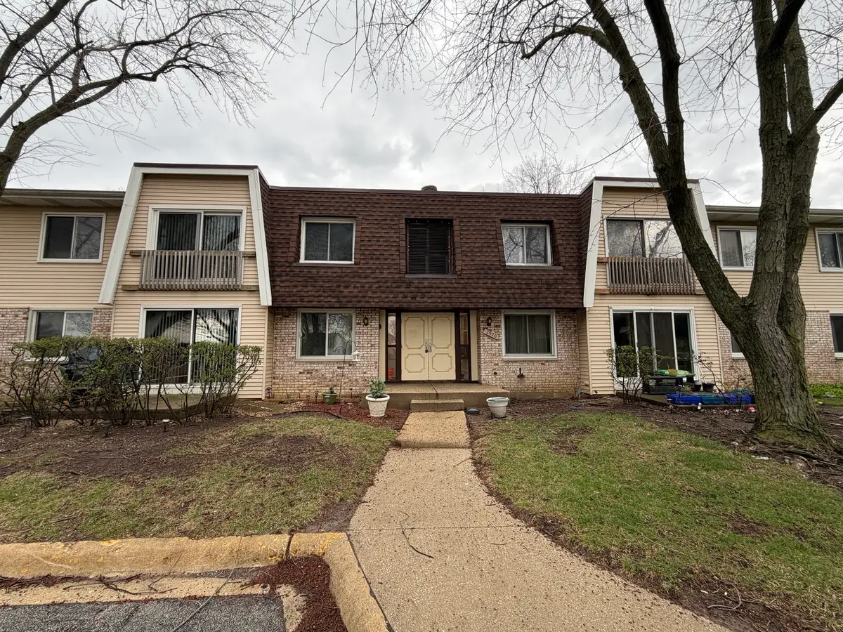 2920 Roberts Drive #8, Woodridge, IL 60517 - #1
