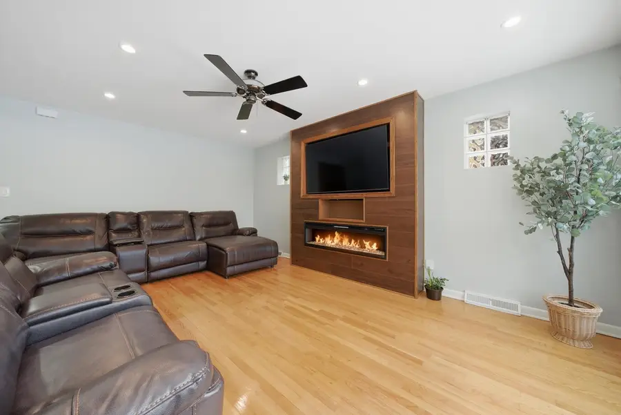 3351 N Nagle Avenue, Chicago, IL 60634 - Image #3