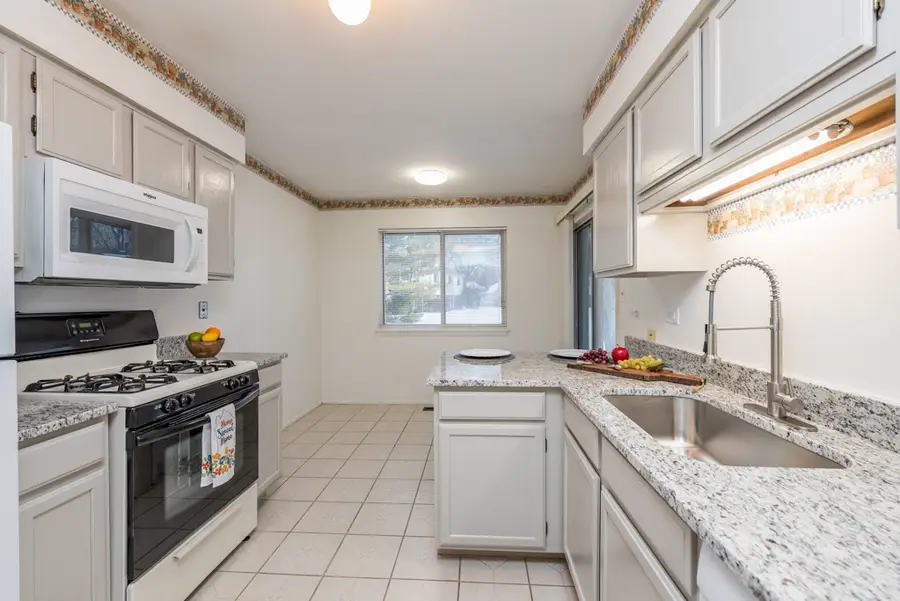 1367 Stratford Drive #1D, Gurnee, IL 60031 - #3