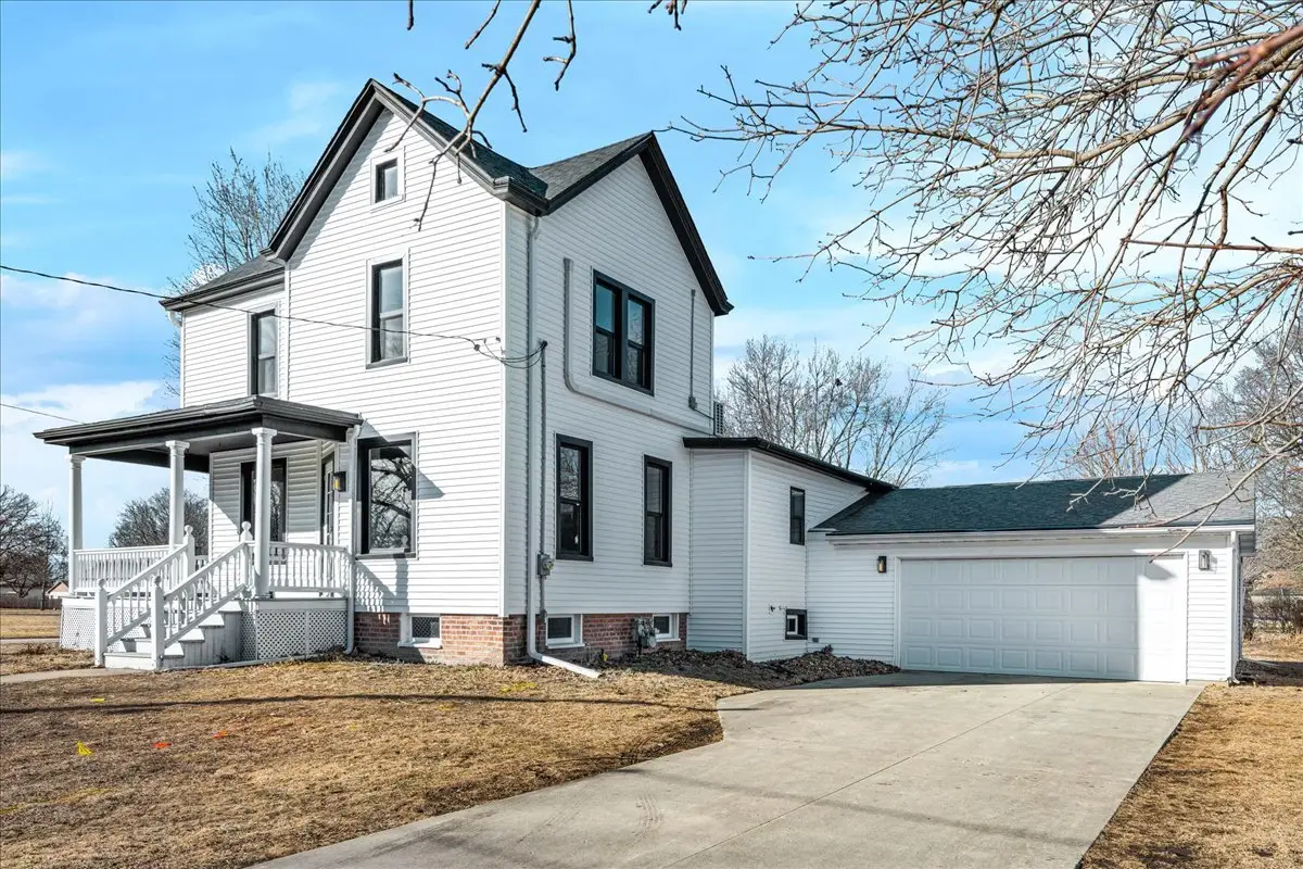 11 E 3rd Street, El Paso, IL 61738 - #1