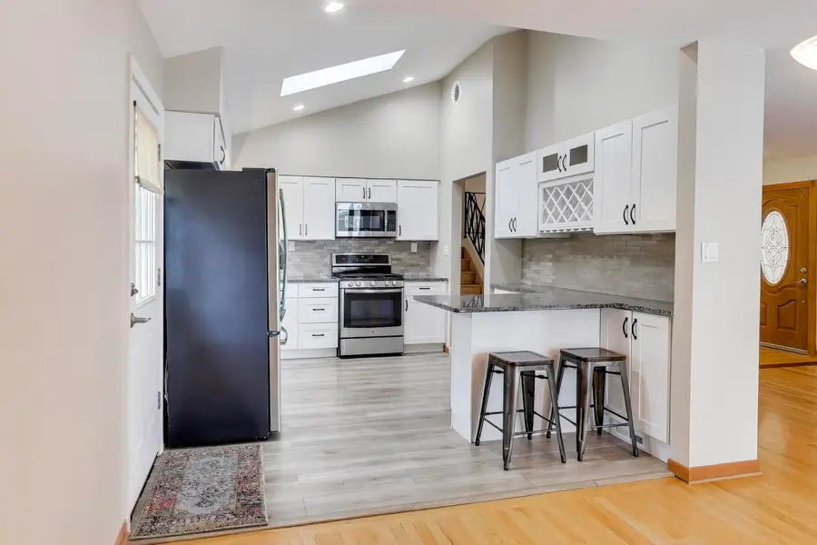 9416 Oliphant Avenue, Morton Grove, IL 60053 - #2