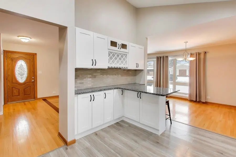 9416 Oliphant Avenue, Morton Grove, IL 60053 - #3