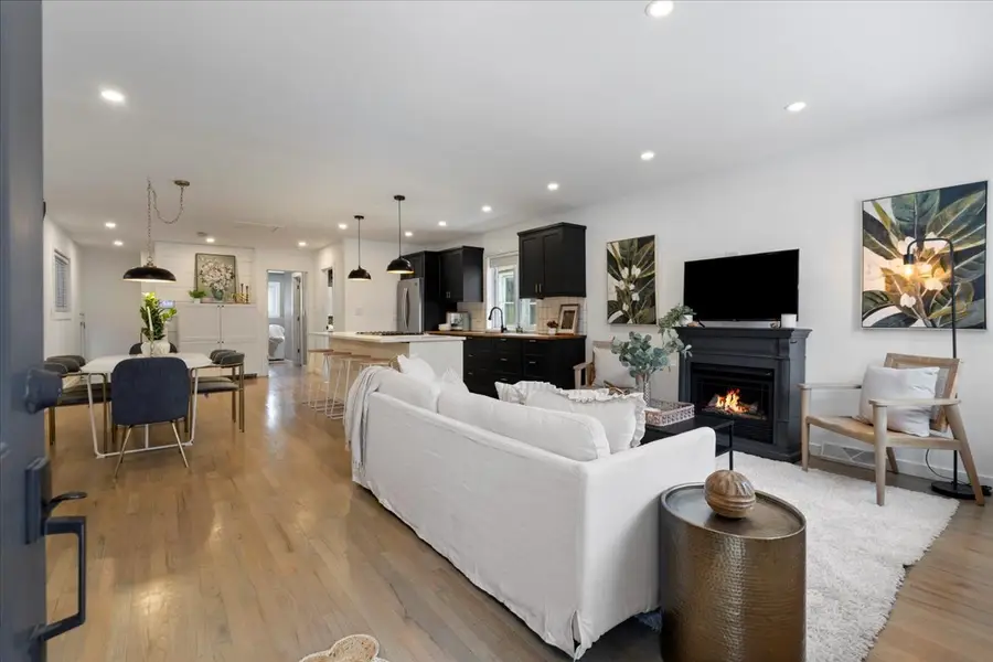 2854 N Richmond Street, Chicago, IL 60618 - Image #2