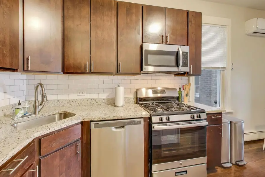 2706 N Lawndale Avenue, Chicago, IL 60647 - Image #3