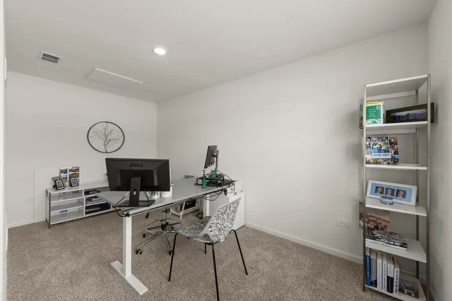 352 Bridgeview Court, Saint Charles, IL 60174 - Image #3