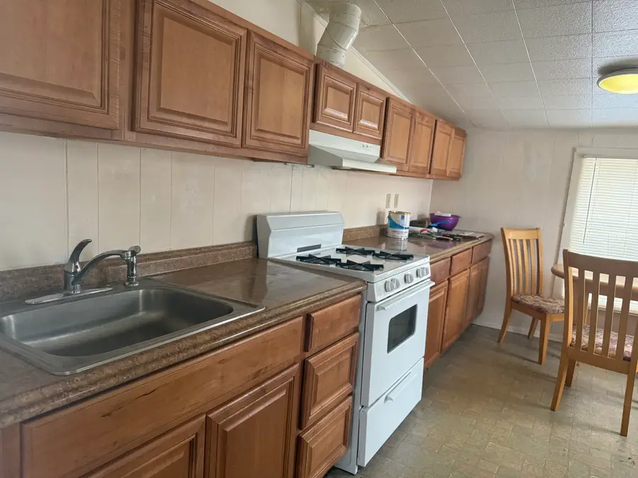 907 Center Street, McHenry, IL 60050 - Image #3