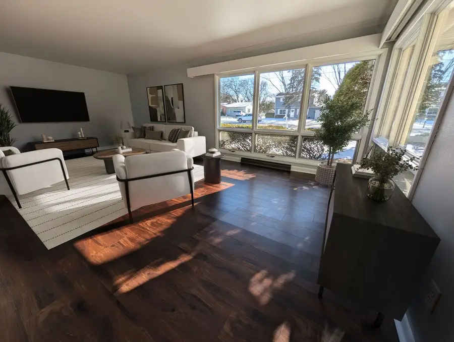 2032 W Laurel Street, Freeport, IL 61032 - #2