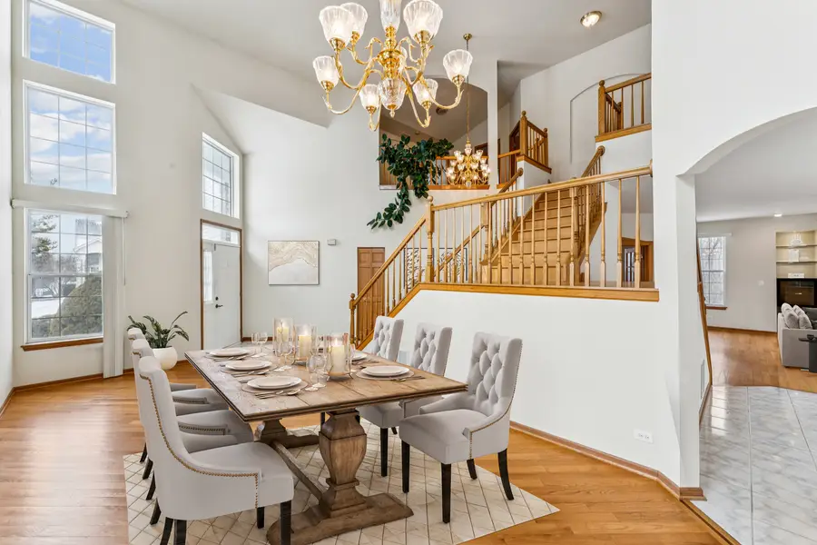 7 Crescent Court, Streamwood, IL 60107 - Image #3