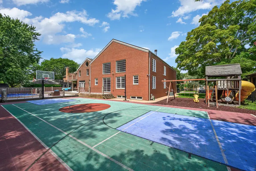 2851 W Rascher Avenue, Chicago, IL 60625 - #2