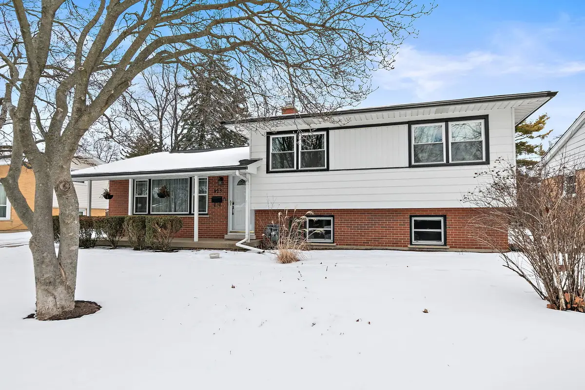 925 S Chestnut Avenue, Arlington Heights, IL 60005 - Image #1