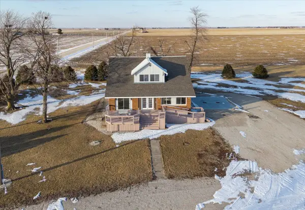 10788 N 1000 East Road, Chenoa, IL 61726