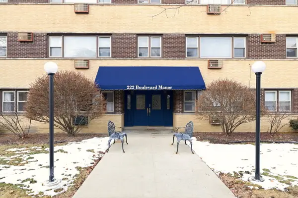 222 Washington Boulevard #105, Oak Park, IL 60302