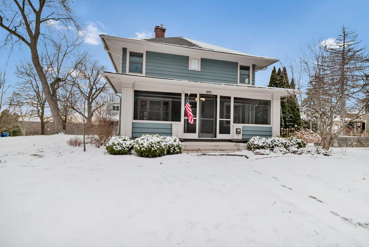 605 N 3rd Avenue, Saint Charles, IL 60174 - #1