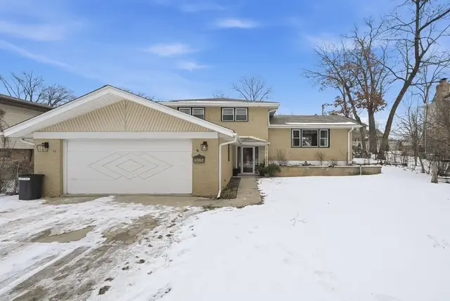 10025 S 86th Court, Palos Hills, IL 60465 - Image #1